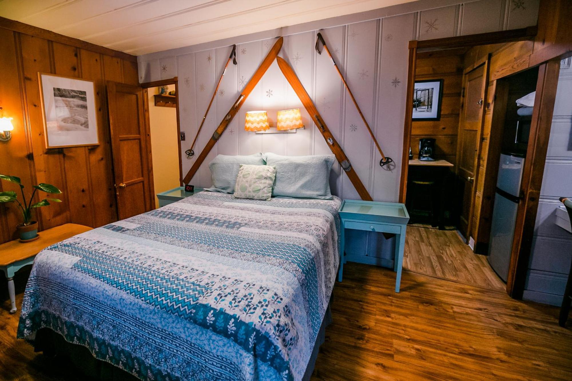 Outside Inn Nevada City Room photo